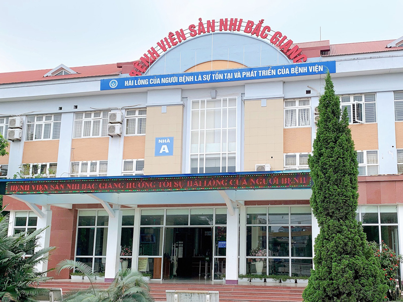 Cửa bệnh viện NABCO tại Bệnh viện sản nhi Bắc Giang