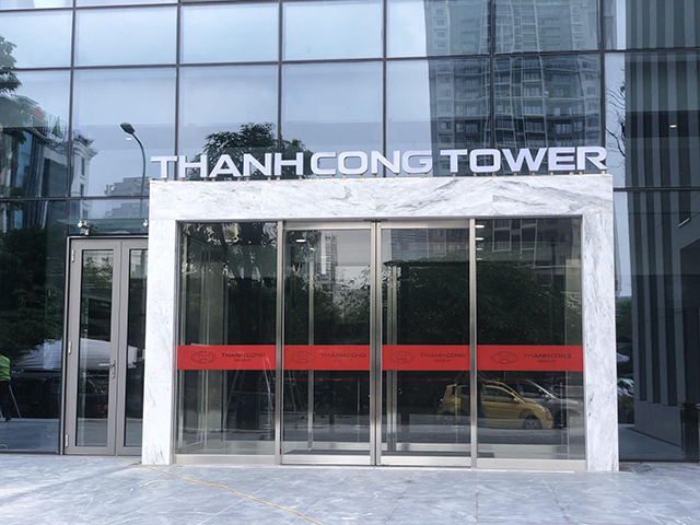 Cửa tự động tại Thành Công Tower