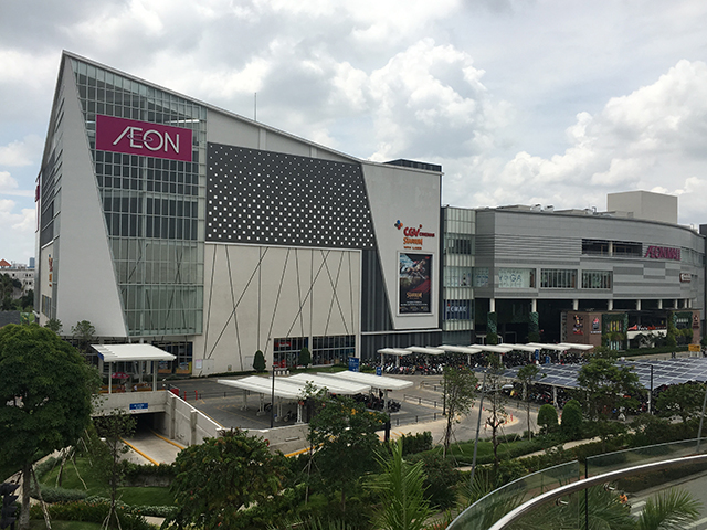 Cửa tự động tại Aeon Mall Bình Tân
