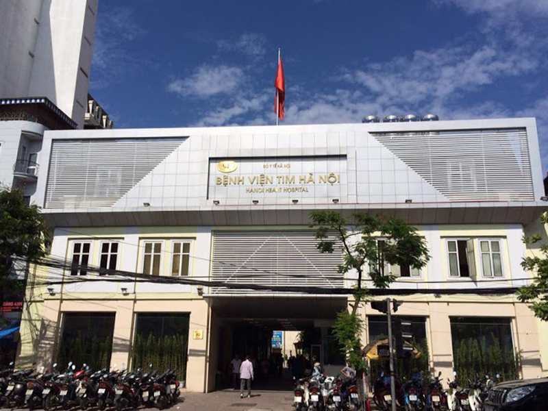 Cửa bệnh viện NABCO tại Bệnh viện Tim Hà Nội