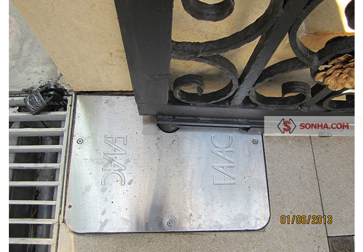 770n02.jpg