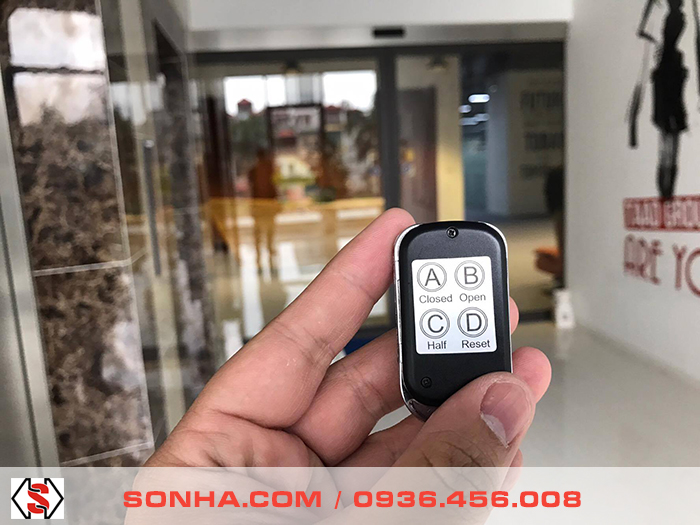 cua-tu-dong-han-quoc-tap-doan-TAA-01.jpg