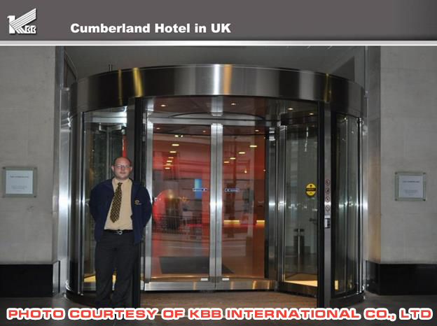 cua-xoay-kbb-uk-ka022.jpg