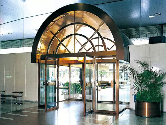 Cửa mở cánh mô tơ âm sàn NABCO DF-41