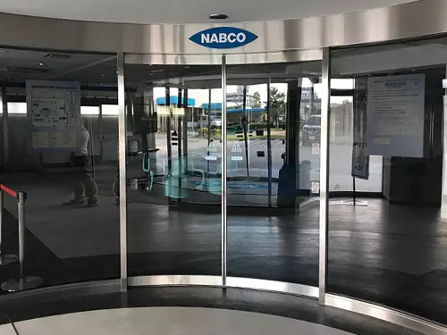 Cửa trượt cong tự động NABCO (Nhật Bản)