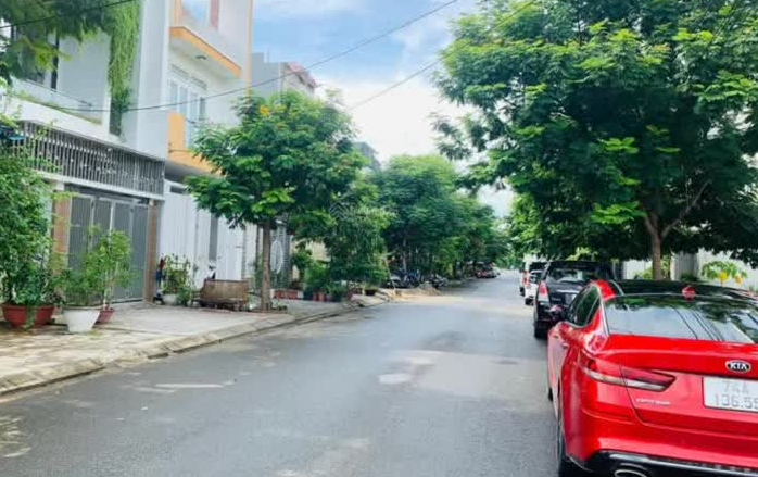 Lắp đặt cổng trượt lùa Malaysia GFORCE tại Doãn Kế Thiện
